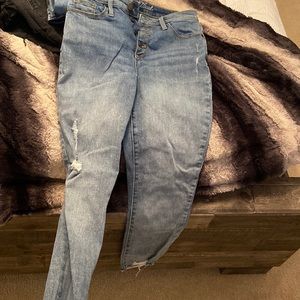 High rise skinned cropped jeans